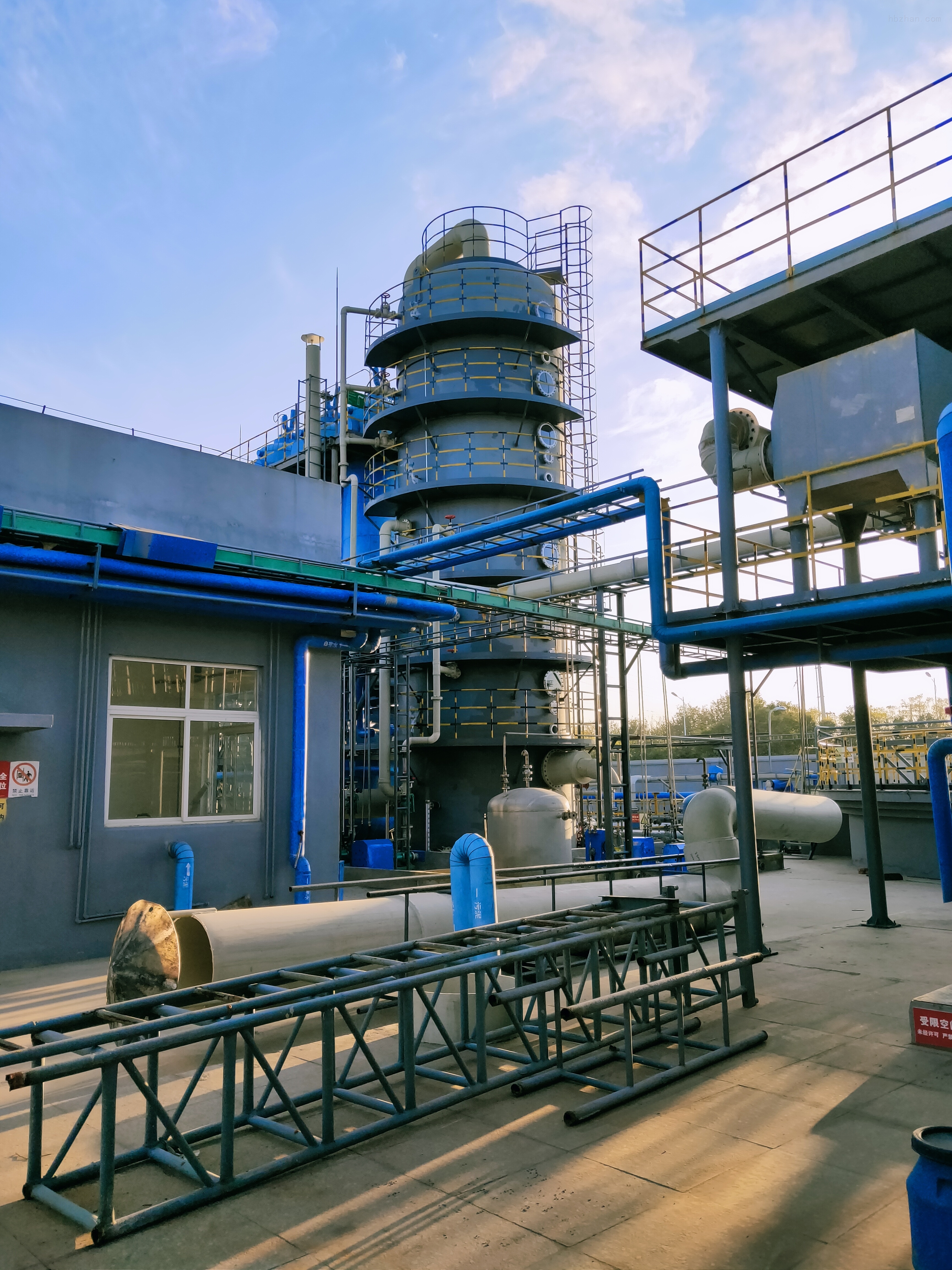 新聚vocs多相氧化塔