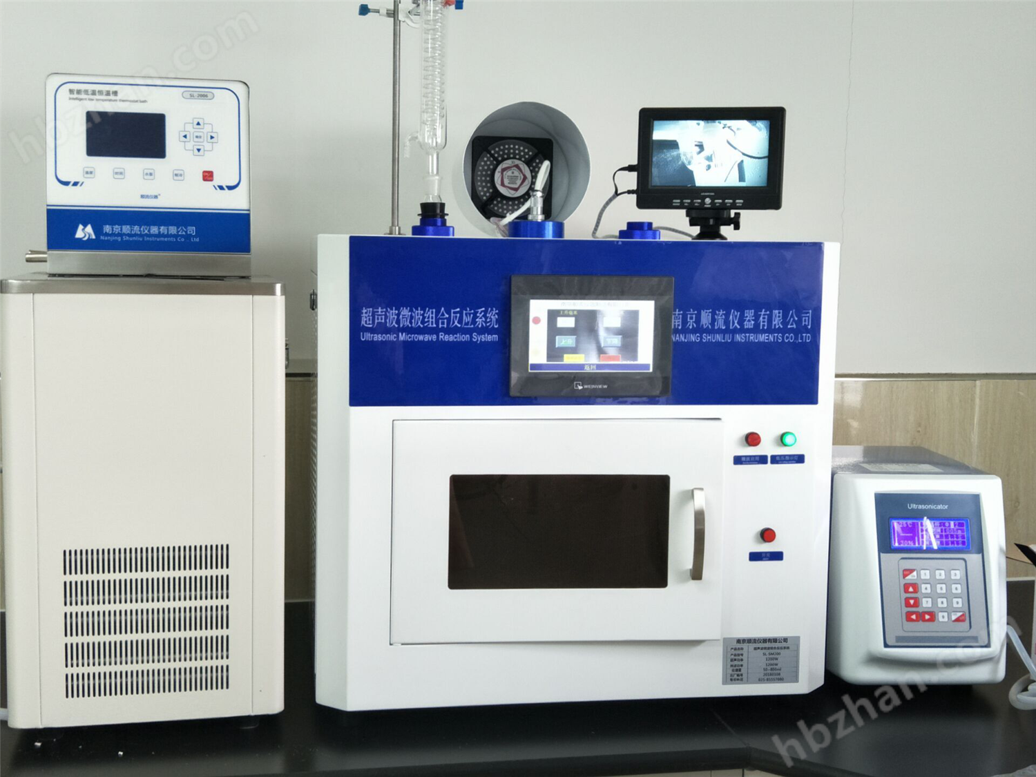 微波超聲波組合反應(yīng)系統(tǒng)(圖2) 微波超聲波組合反應(yīng)系統(tǒng)(圖2)