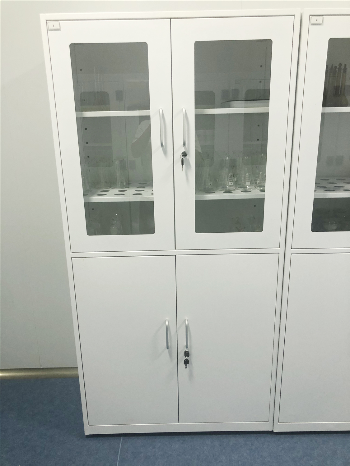 郑州赛博西安市耐酸碱全钢试剂柜质量保障
